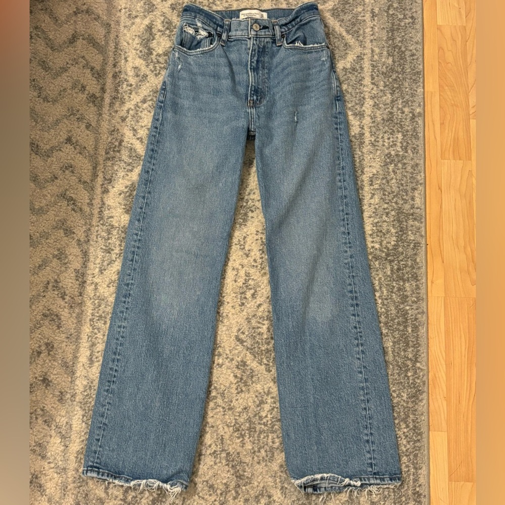 Abercrombie High Rise 90s Relaxed Jean